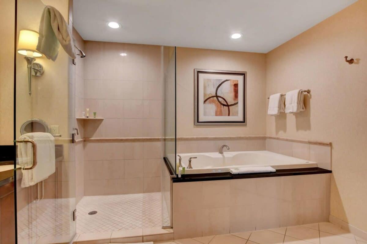 Mgm Signature-21-703 Strip View Jacuzzi Studio Λας Βέγκας Εξωτερικό φωτογραφία